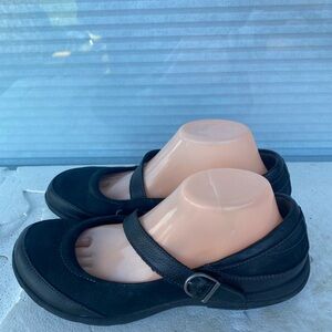 MERRELL Women’s Black Leather mary jane Sandals Size 9.5